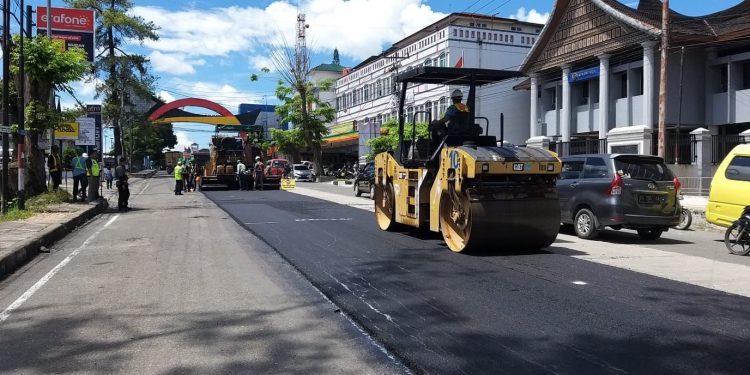 Pemko Bukittinggi Mulai Aspal Bekas Galian Drainase Primer Untuk Kenyamanan Pengendara