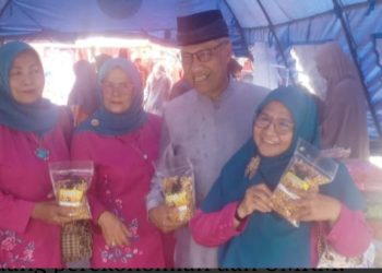 GOW Kota Bukittinggi Menggelar Bazar Murah Selama Tiga Hari Di Jam Gadang