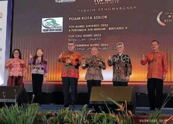 BERKAH RAMADHAN WALIKOTA Dan PDAM Kota Solok Raih Penghargaan TOP BUMN Award 2023.