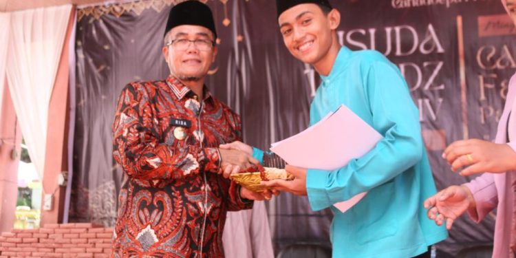 101 Siswa SMA Negeri 2 Payakumbuh mengikuti Wisuda Tahfidz angkatan ke – IV