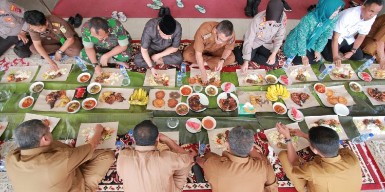 Sambut bulan suci Ramadhan, Pj. Wali Kota Payakumbuh bersama Forkopimda mengadakan acara syukuran dan doa bersama di Lobi Balai Kota Payakumbuh