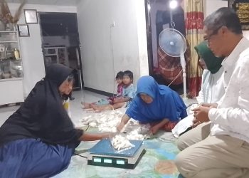 Puasa pertama Ramadhan 1444 H, Pj. Wali Kota Payakumbuh didampingi istri tercinta kunjungi masyarakat pengidap leukimia dan kista ovarium