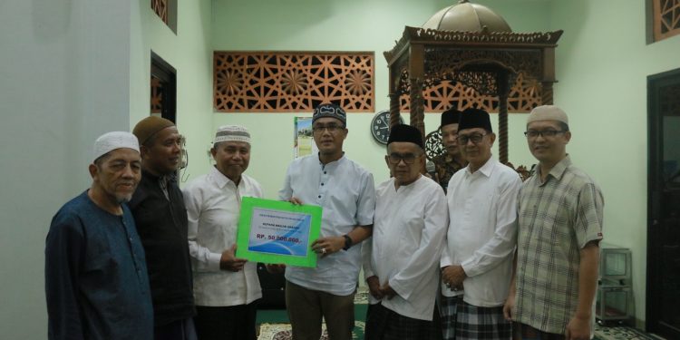 Masjid Arafah Tanjuang Gadang Sungai Pinago, Rida Ananda Serahkan Dana Hibah