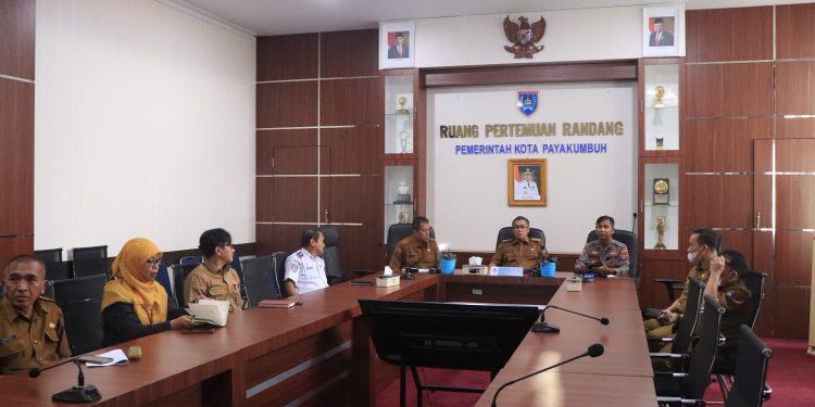 Pj. Wali Kota Payakumbuh didampingi Tim Pengendali Inflasi Daerah (TPID) ikuti rakor bersama Menteri Dalam Negeri (Mendagri)