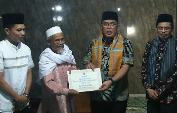 Kunjungi Mesjid Al Mutawahidah Talawi, TSR III Pemprov Sumbar Salurkan Dana 120 Juta