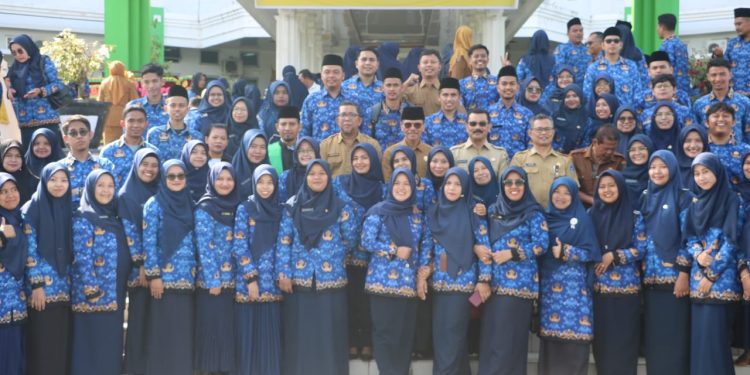 Bupati Safaruddin Serahkan 78 Petikan SK PPPK Serta Ambil Sumpah 462 ASN Jabatan Fungsional