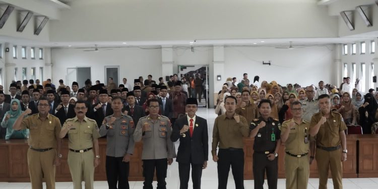 Bupati Safaruddin Lantik dan Ambil Sumpah 59 Pejabat di Sejumlah Unit Kerja