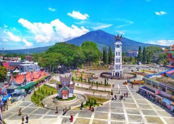 Berakhir Pekan Di Jam Gadang Bukittinggi, Simak Sejarahnya