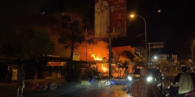 Rumah Dan Ruko di Padang Dilalap Si Jago Merah Kerugian Diperkirakan Miliaran Rupiah