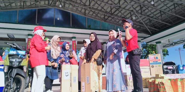 Swalayan Terkenal di Bukittinggi Gelar HUT ke 8 di Lapangan Kantin