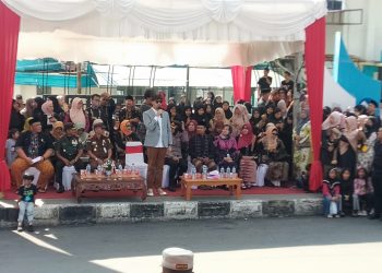 Sekolah Bukittinggi Baralek Gadang di Bawah Gapura ABS SBK