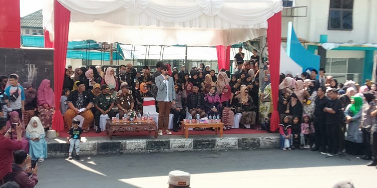 Sekolah Bukittinggi Baralek Gadang di Bawah Gapura ABS SBK