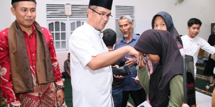 Pj. Wali Kota Payakumbuh Menghadiri Undangan Buka Puasa Bersama Jamaah Mushalla Baitul Huda,
