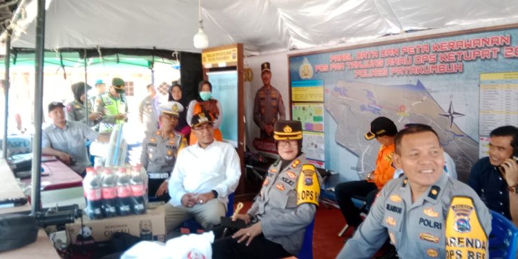 Puncak Arus Mudik, Pj. Wako Rida Ananda Bersama Kapolres Payakumbuh Pastikan Pemudik Nyaman