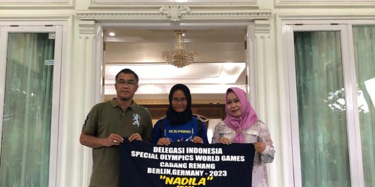 Pj Wako Rida Ananda Lepas Atlet Renang Nadila Mengikuti SOWSG 2023 Ke Berlin, Jerman