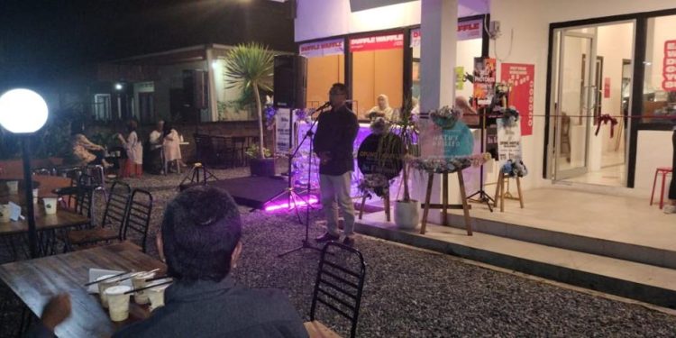 Rida Ananda Menghadiri Grand Opening Sekaligus Meresmikan Opung Waffle