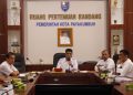 Pj.Sekretaris Daerah Dafrul Pasi memimpin rapat Tim Anggaran Pemerintah Daerah (TAPD)