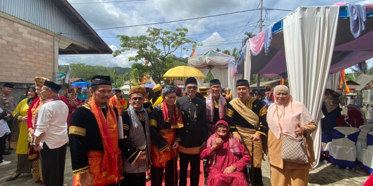 Pasukuan Salo Pitopang Talang Maua Batagak Pangulu, Ketua DPRD Limapuluh Kota Bergelar Dt.Rajo Simarajo