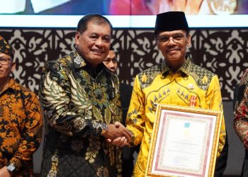 Harkopnas 2023, Bupati Safaruddin Terima Penghargaan Tokoh Penggerak Koperasi Madya