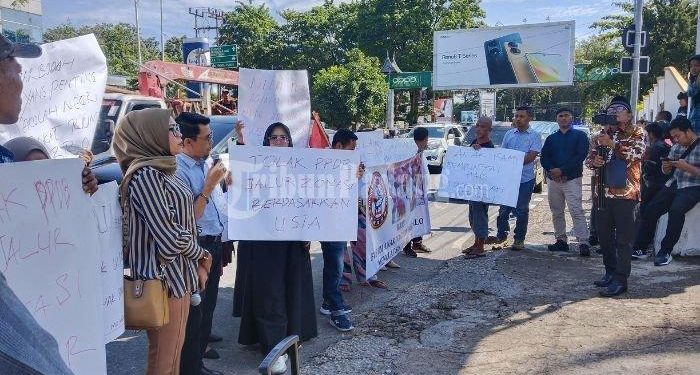 Orang Tua Murid Padang Mengamuk! Pemberlakuan Jalur Zonasi pada PPDB Diprotes Massa