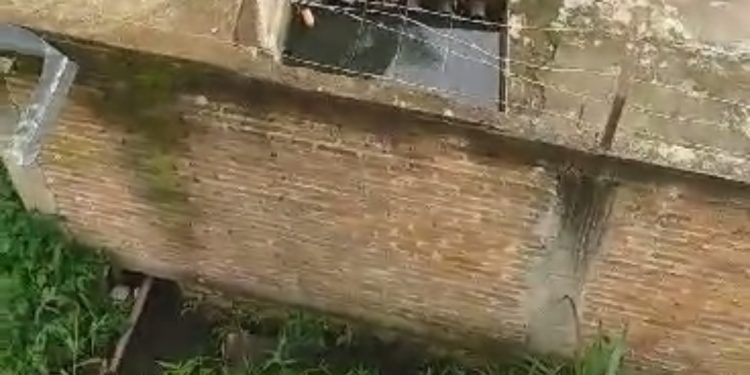 Hampir 2 Tahun, Drainase Rumah Warga ini Belum Juga Mendapatkan Perhatian Pemerintah.