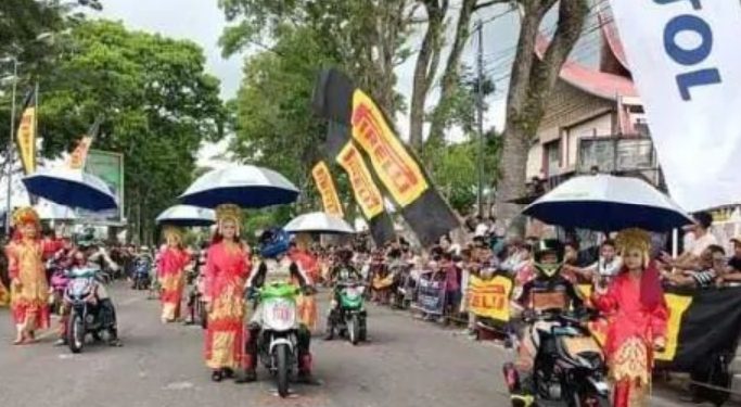 LKAAM Bukittinggi Kritik Penggunaan Wanita Berpakaian Adat Sebagai Umbrella Girl pada Balap Motor