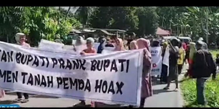 Demonstrasidi Padang Pariaman Menuntut Hak atas Tanah di Lokasi Ibu Kota Kabupaten