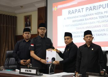 Rapat Paripurna Laporan DPRD dan Penandatanganan Nota Persetujuan Bersama Raperda