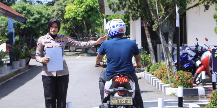 UJIAN SIM POLRES 50 KOTA LEBIH MUDAH DENGAN SIRKUIT “S”, BEGINI TANGGAPAN PARA PEMOHON SIM