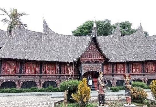 Menikmati indahnya Kebudayaan Minangkabau di Museum Rumah Adat Baanjuang, Bukittinggi, Sumatera Barat
