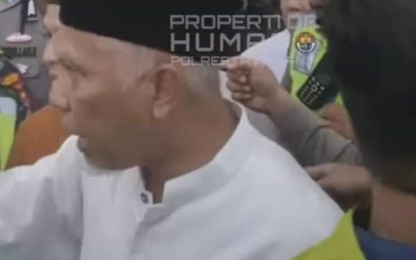 Tegas! Gubernur Sumbar Mahyeldi Temui Massa Usai Sholat Subuh Akan Selesaikan Persoalan Air Bangis