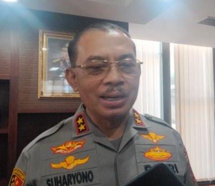 Kapolda Sumatera Barat Bantah Tuduhan Anggota nya Injak Karpet Masjid Luruskan Kabar Hoax