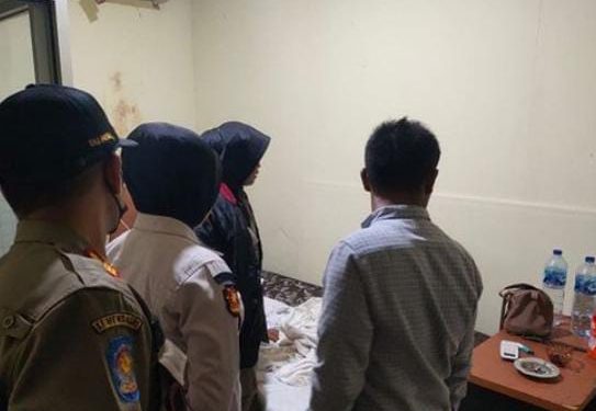 Tiga Orang Satu Pria dan Dua Wanita Kepergok Ngamar di Hotel Padang