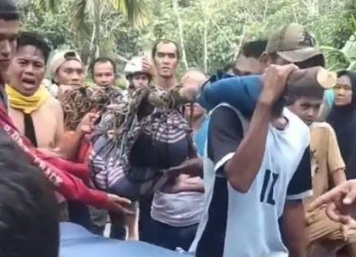Wisatawan Pekanbaru Hanyut di Lima Puluh Kota