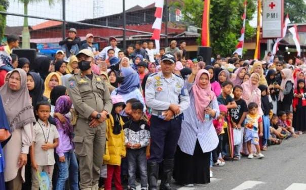 Pecah!!! Pawai Alegoris, Jalan Sudirman Padang Panjang Dibanjiri Warga