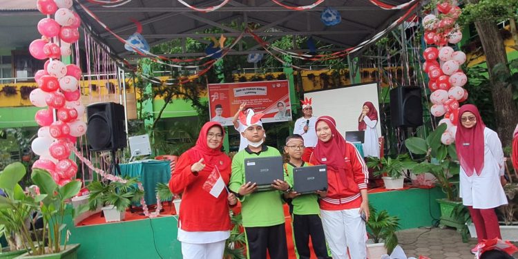 Chrome Book SDN 03 Pakan Kurai di Lombakan pada Perayaan HUT RI, Erni, S. Pd: Sekolah Ini Jadi Piloting Projek di Bukittinggi