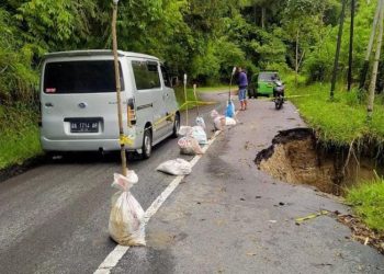 Hujan deras yang Melanda Kota Bukittinggi, Beberapa Titik Dilanda Banjir