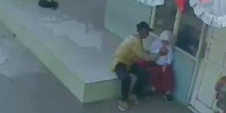 Viral dimedia sosial Ngak Ada Akhlak Seorang Kakek Cabuli Seorang Bocah SD
