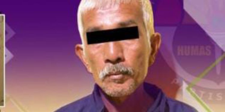 Seorang Pria Lansia di Payakumbuh Kedapatan Main Judi Online Ditangkap Saat Sedang Asyik di Warung