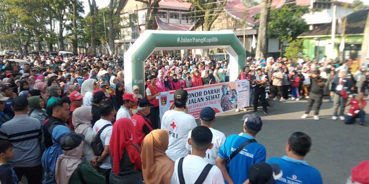 Siswi SMA Bukittinggi Kaget Nomor Undiannya Disebut Erman Safar