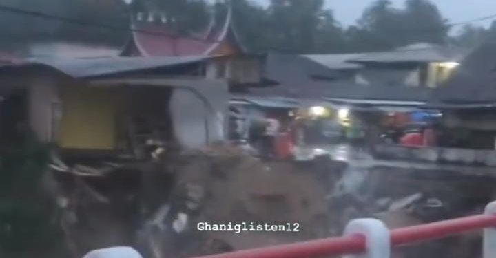 Banjir Bandang Landa Padang Pariaman, Empat Kios Hanyut
