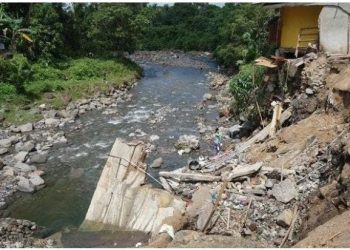 Usai Bencana Ruko Hanyut dan Jembatan Rusak Akibat Banjir Bandang di Padang Pariaman, Jembatan Penghubung Putus