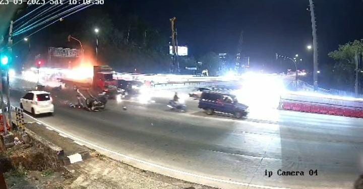 Viral Truk Mengalami Rem Blong di Exit Tol Bawen, Sejumlah Kendaraan Terlibat Kecelakaan Maut di Semarang : Berikut Daftar Korbannya