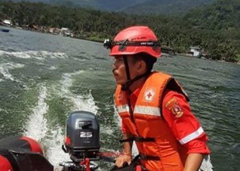 Warga Temukan Jaket dan Perahu Dekat Keramba di Danau Maninjau, Petugas Masih Sisir Lokasi
