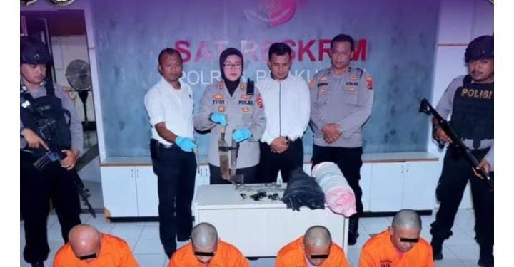 Polisi Tangkap Komplotan Pencuri Ternak, Beraksi 16 TKP Termasuk di Agam