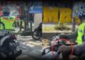 Viral Polisi Mengendarai Sepeda Motor Sambil Merokok, Apakah dibolehkan?