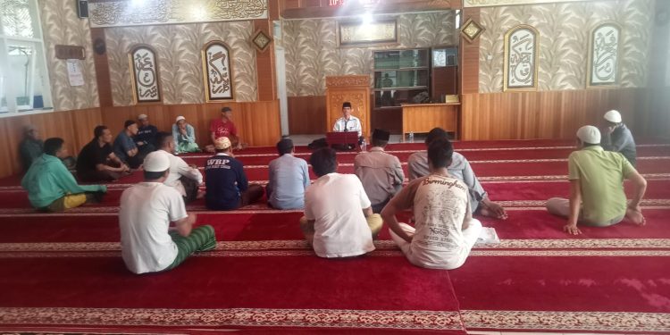 WBP Lapas Kelas IIA Bukittinggi Penuh Hikmat Mendengarkan Ustadz Muhammad Rum