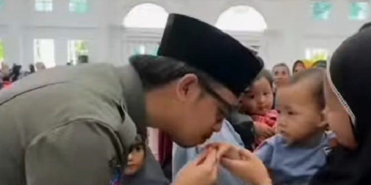Ini Curahan Hati Seorang Erman Safar Setelah Serahkan Bantuan ke Masyarakatnya