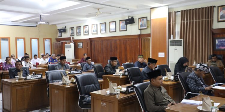 Paripurna DPRD Bukittinggi, Penandatanganan Nota Persetujuan Bersama Raperda Perubahan APBD TA 2023