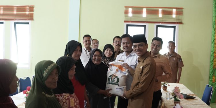 404,7 Ton CBP Mulai Didistribusikan, Bupati Pastikan Penyaluran Bantuan Berjalan Lancar